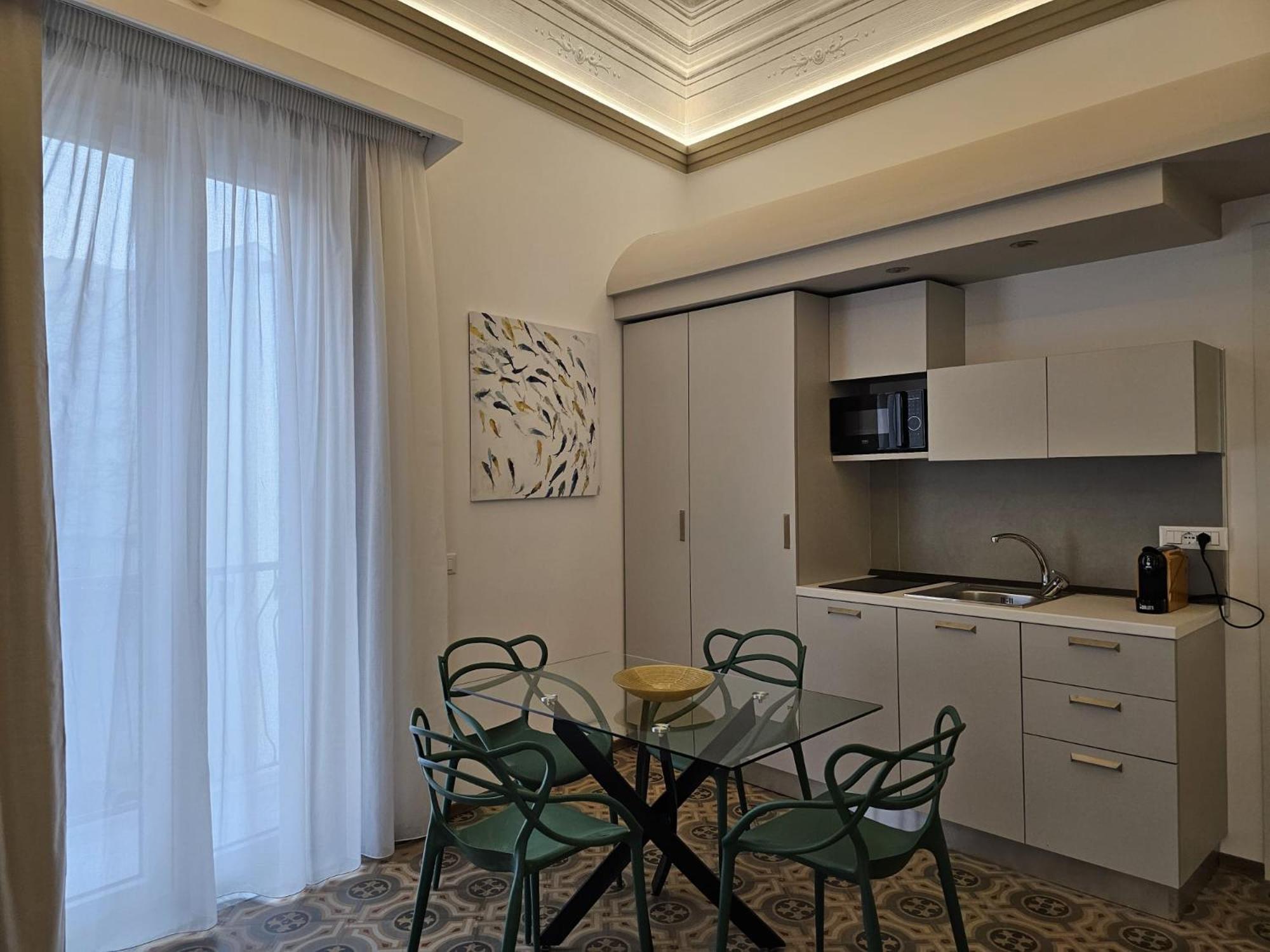 Villa Di Giorgi Apartments Center Чефалу Екстериор снимка