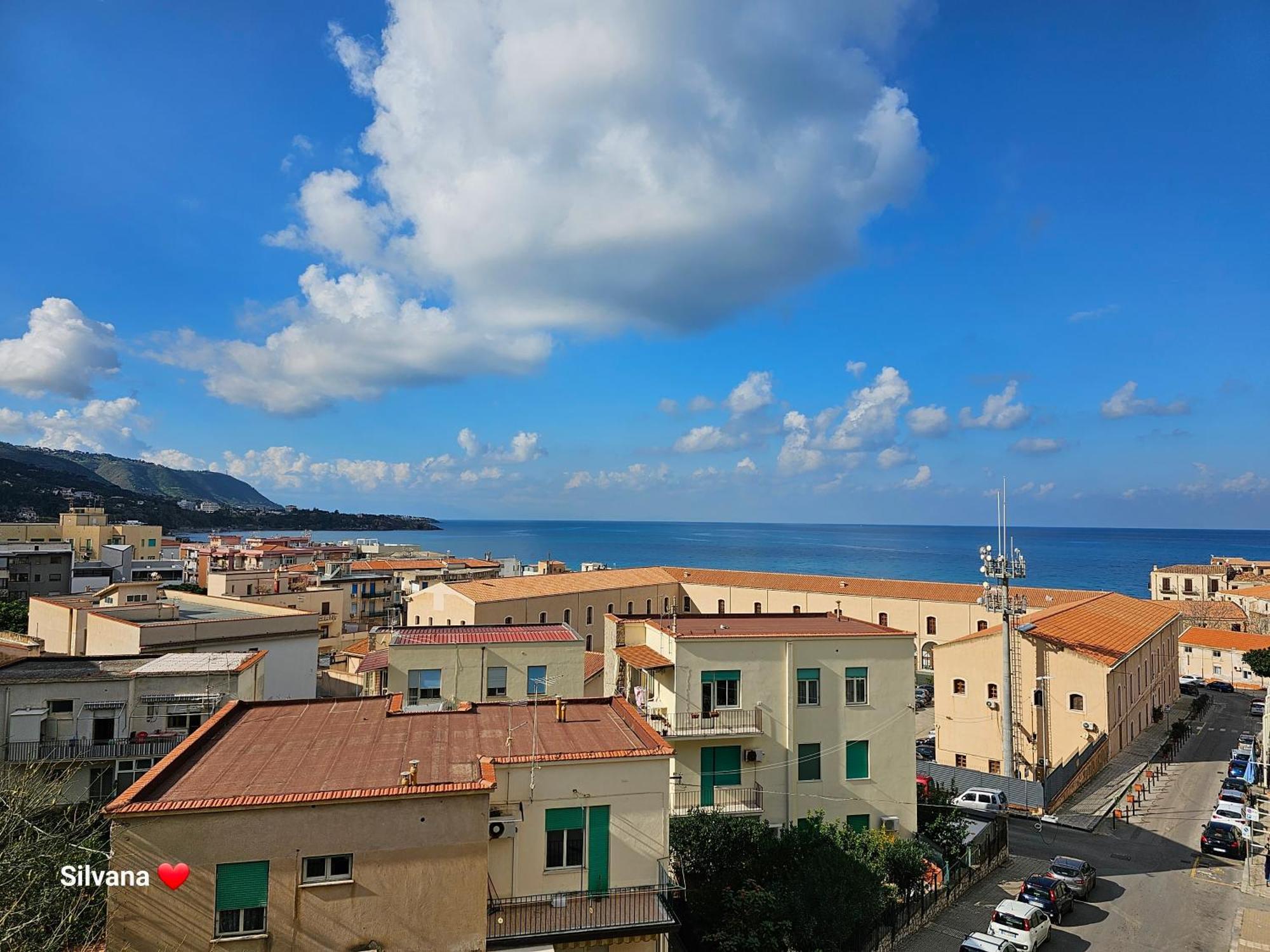 Villa Di Giorgi Apartments Center Чефалу Екстериор снимка
