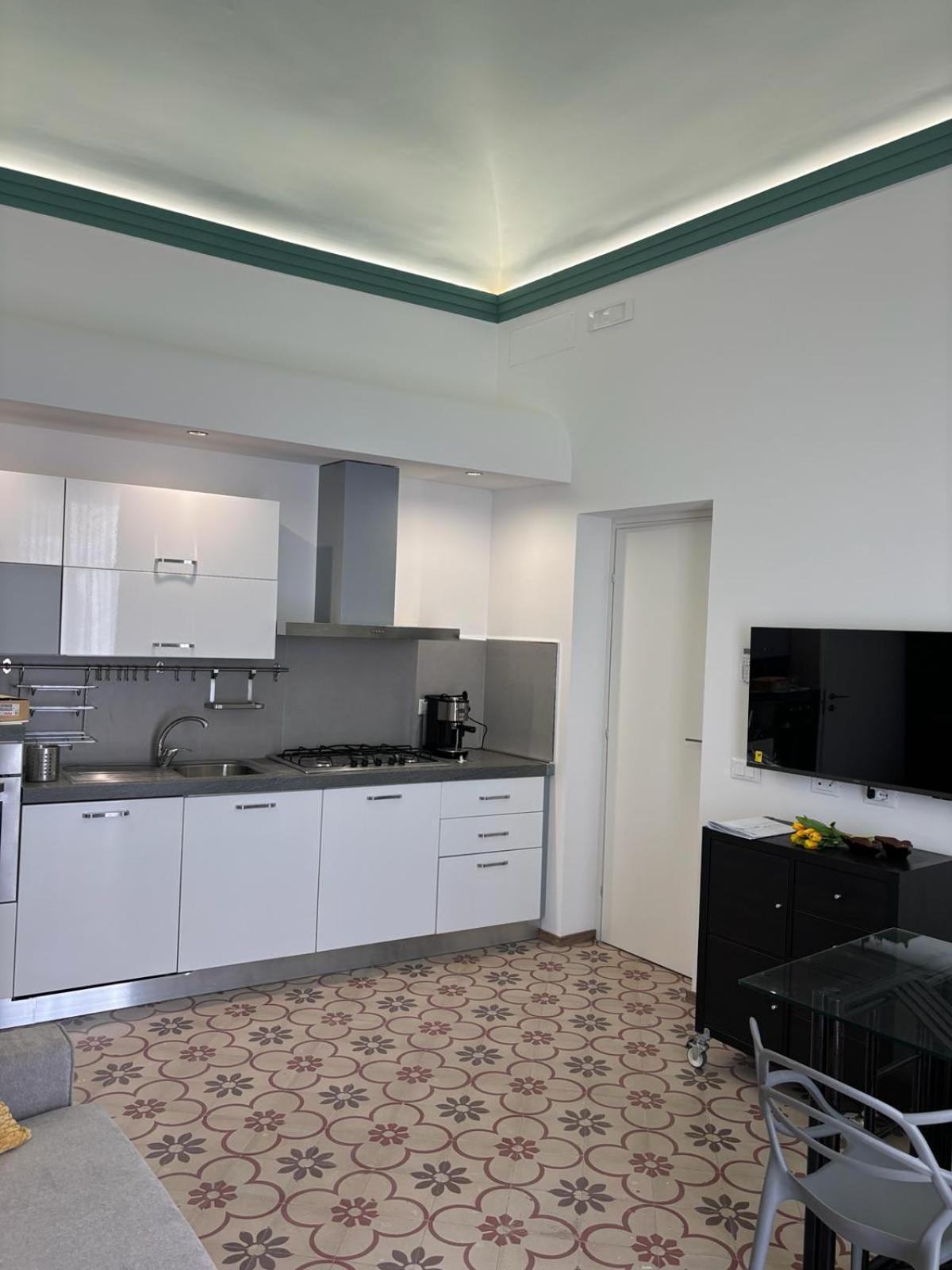 Villa Di Giorgi Apartments Center Чефалу Екстериор снимка