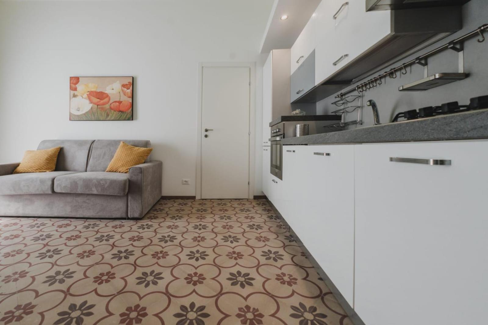 Villa Di Giorgi Apartments Center Чефалу Екстериор снимка