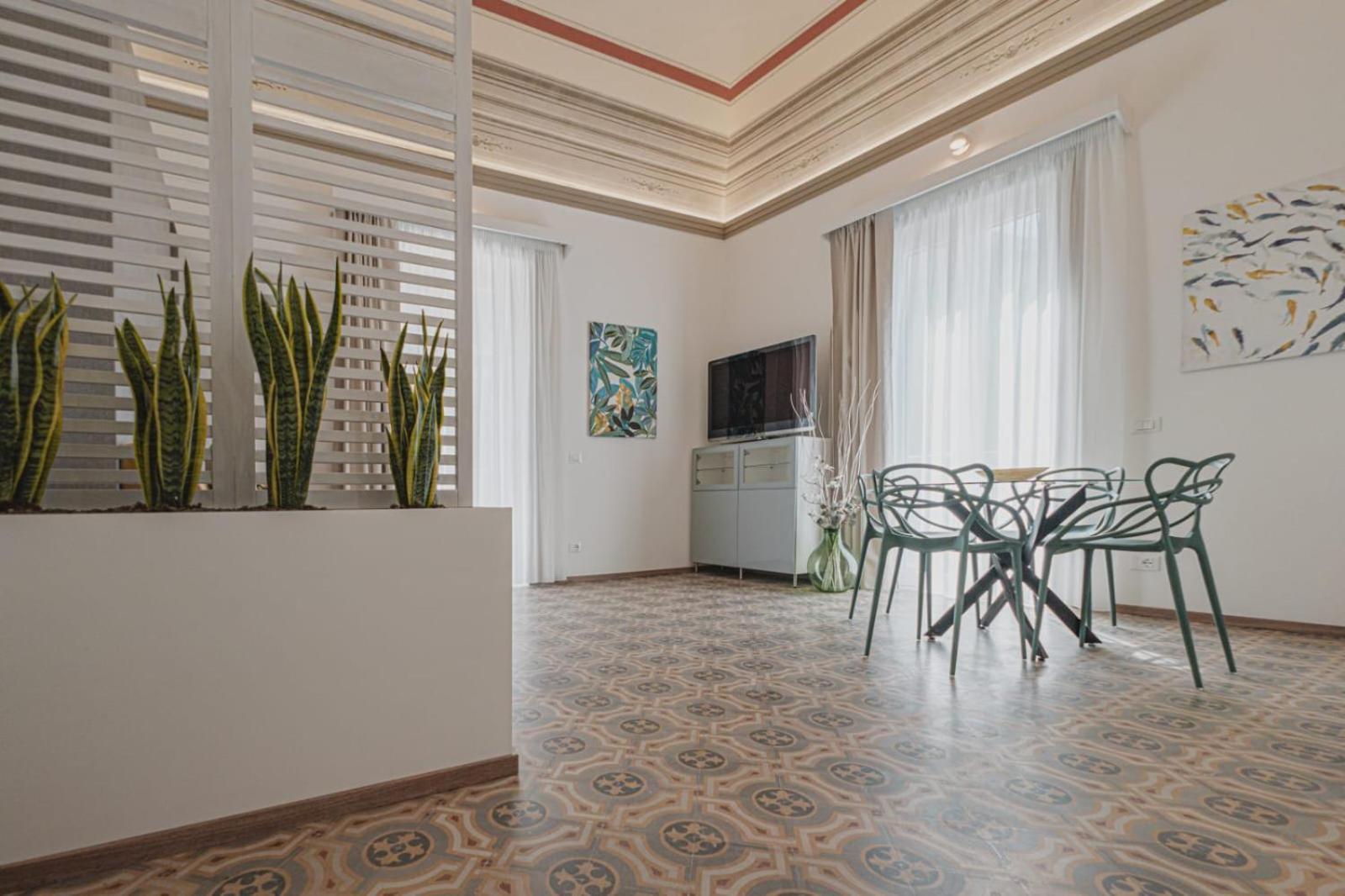 Villa Di Giorgi Apartments Center Чефалу Екстериор снимка